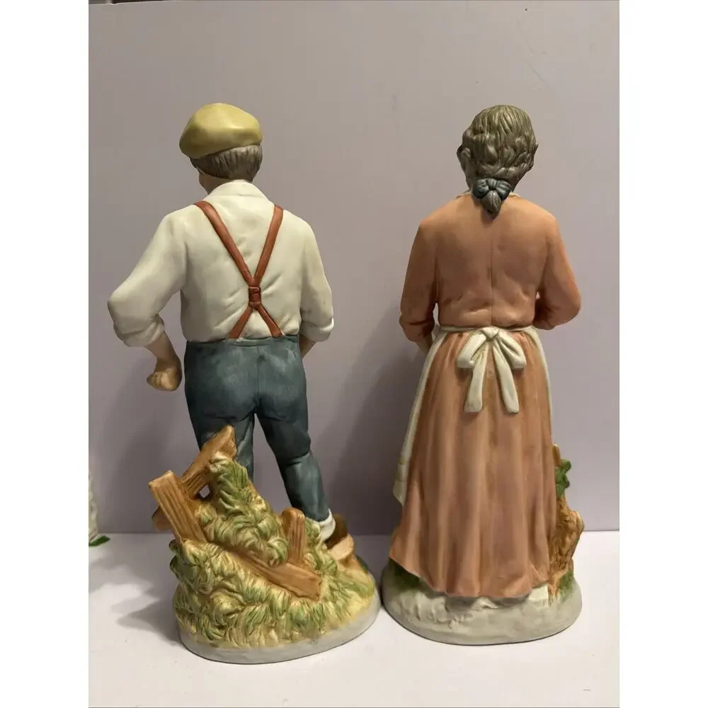 Homco #1425 Man & Woman with Dogs Figurines 10